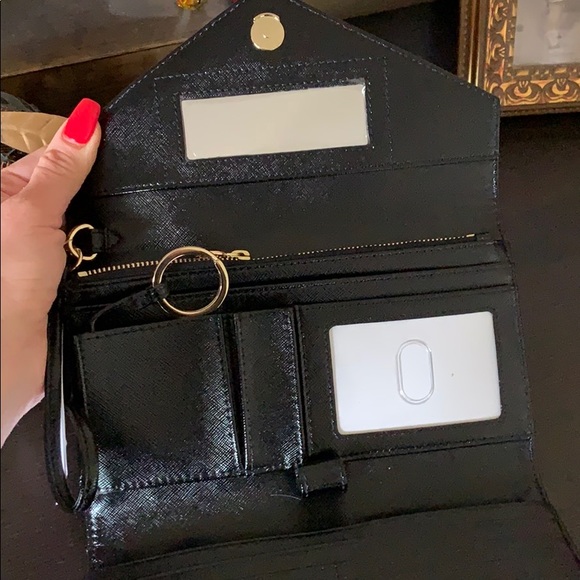 Tory Burch - Picture 3 of 8